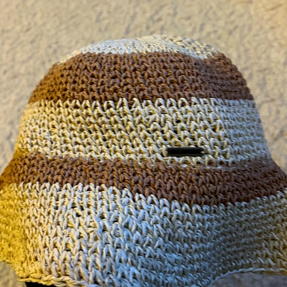 New BILLABONG straw bucket hat -
